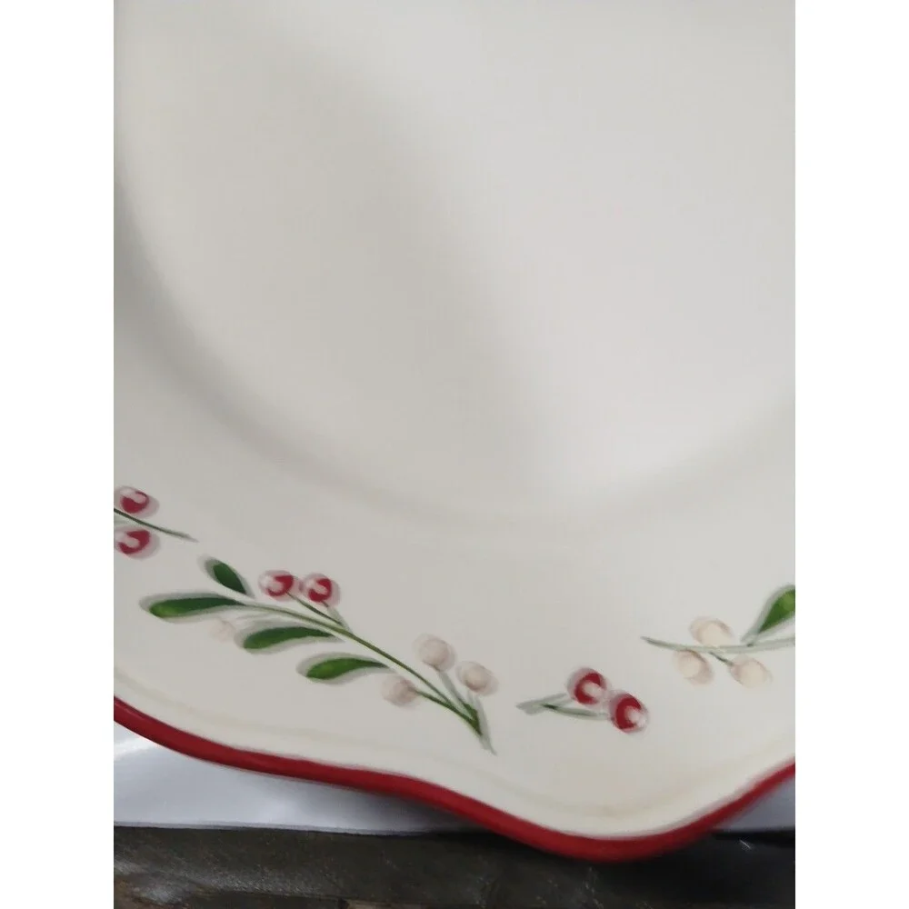 Better Homes & Gardens Holiday 2011 Oval Christmas Platter With Holly & Berries